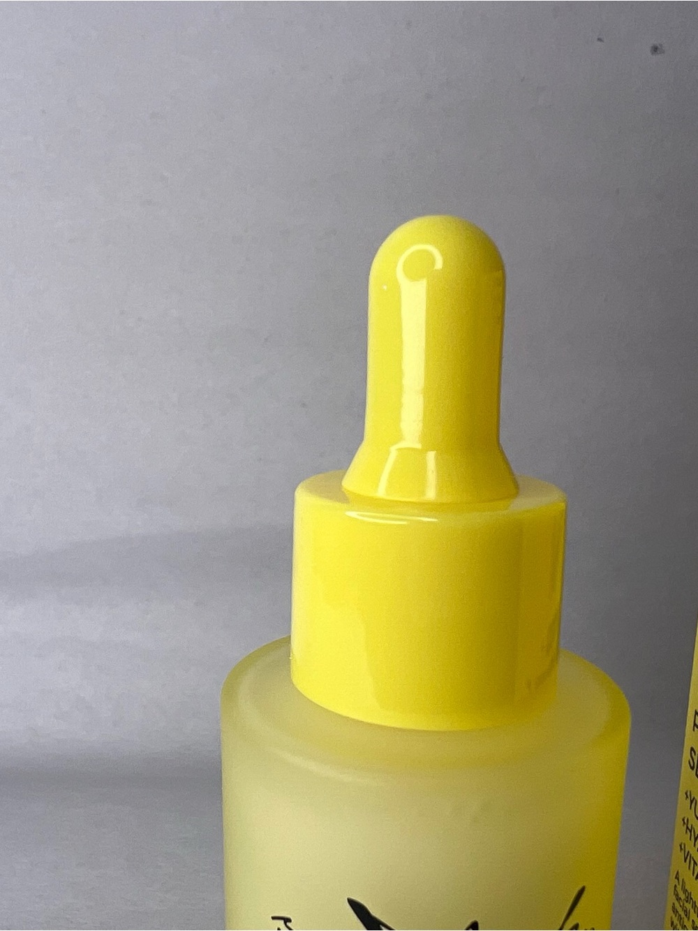 LA Splash Yuzu + Vitamin C Powerhouse Serum 1 oz Hyaluronic Acid - Picture 3 of 8